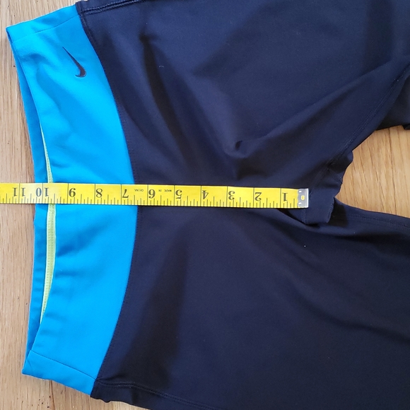 Nike Dri-Fit Black with Blue Trim Capri Athletic Pants Women's Size Small - Picture 9 of 12
